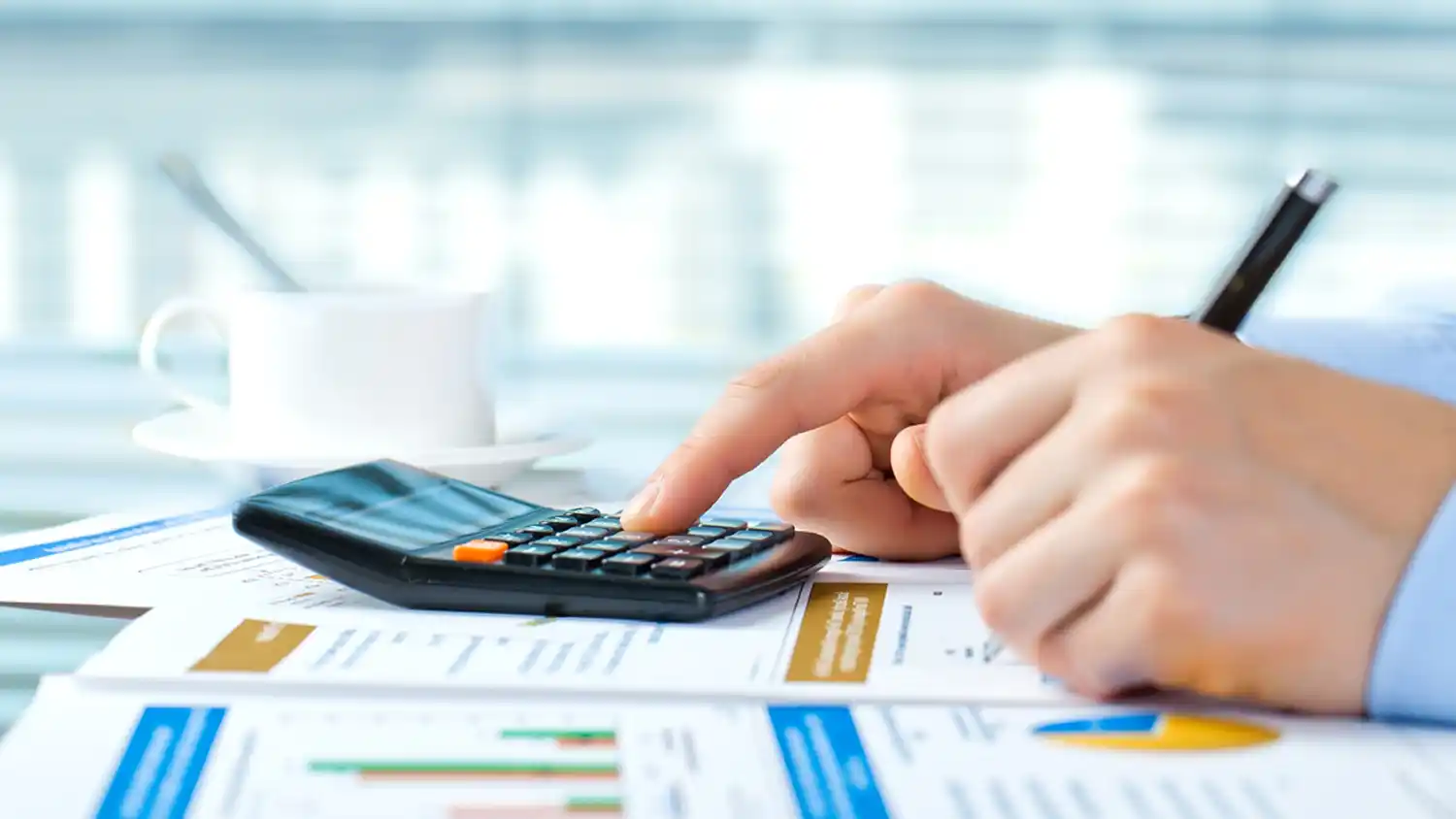 Cambiar de monotributista a Responsable Inscripto no solo implica mayores responsabilidades administrativas sino un golpe al bolsillo ¿Qué se debe tener en cuenta?