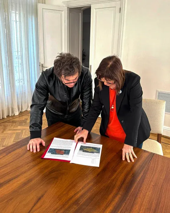 Con Milei fuera de escena, el Gobierno se involucra en el caso Loan