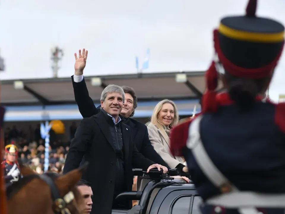 "No llegan a fin de mes": la encuesta que preocupa a Javier Milei y Luis Caputo en un año electoral