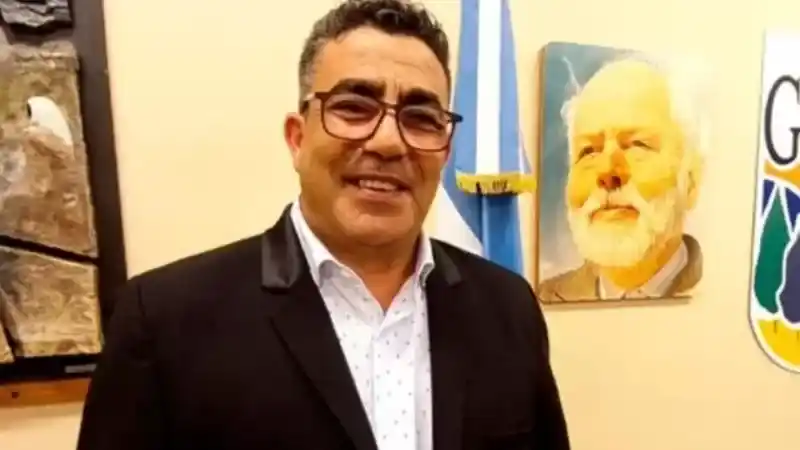 ¿Empieza la era Dante Gebel en la Provincia? Un concejal de LLA en Villa Gesell armó el bloque "Consolidación Argentina"