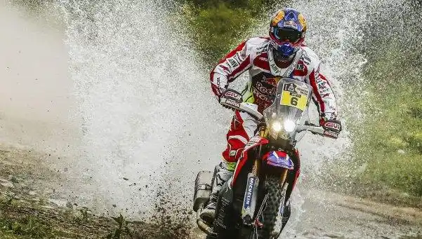 Otro podio para Benavides, la sensación del Dakar