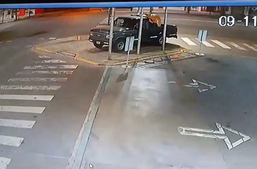 Video: las impactantes imágenes del ataque a balazos a una estación de zona sur