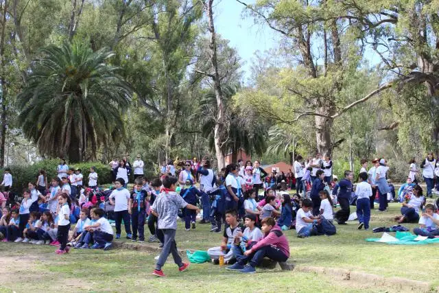 Se realizan los festejos por el Día del Estudiante y de la Primavera