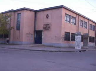 Violencia en las escuelas: Protección policial para la docente golpeada en Ezpeleta