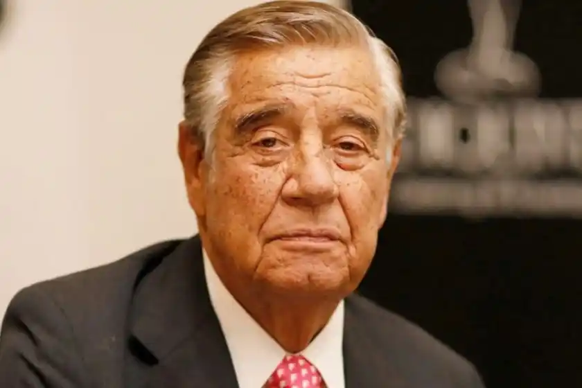 Falleció el empresario Constancio Vigil mientras viajaba hacia Miami