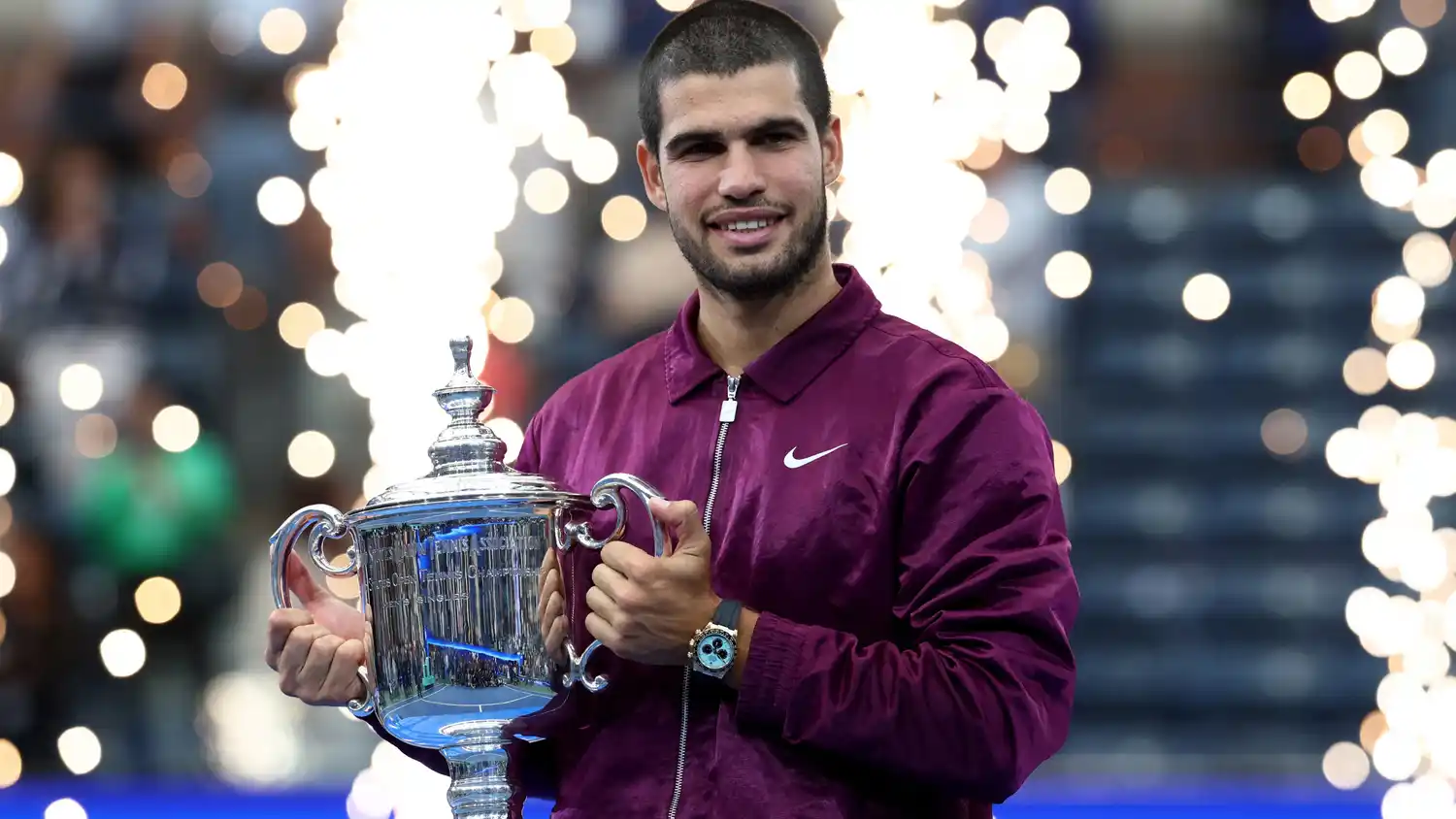 Carlos Alcaraz con su trofeo en el US Open.