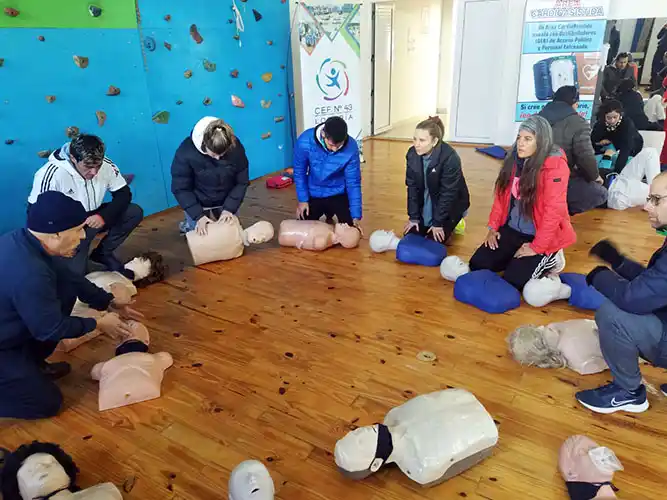 Capacitación sobre emergencias en el ámbito escolar y deportivo
