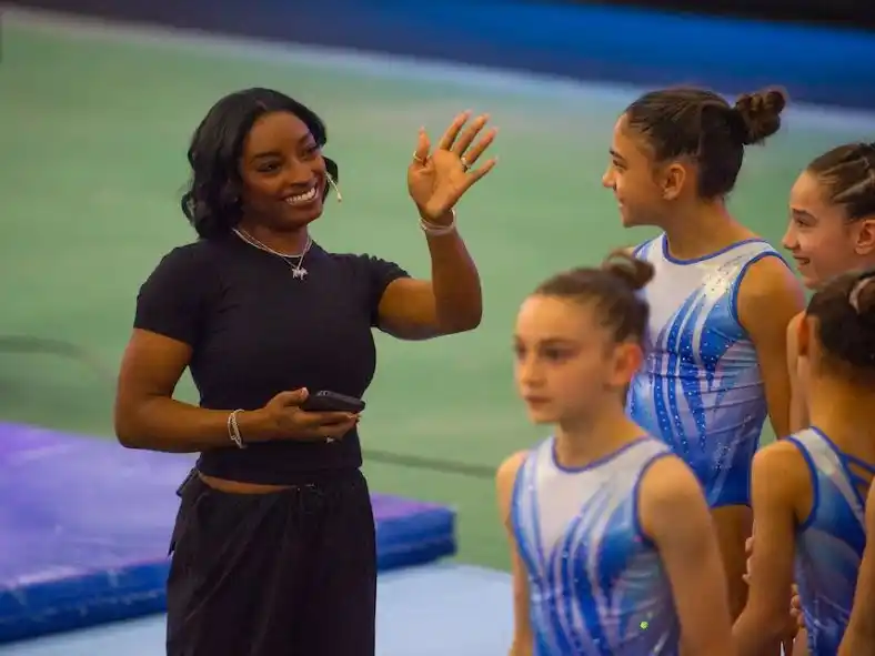 Simone Biles deslumbró a miles de personas con una clínica de gimnasia en Buenos Aires