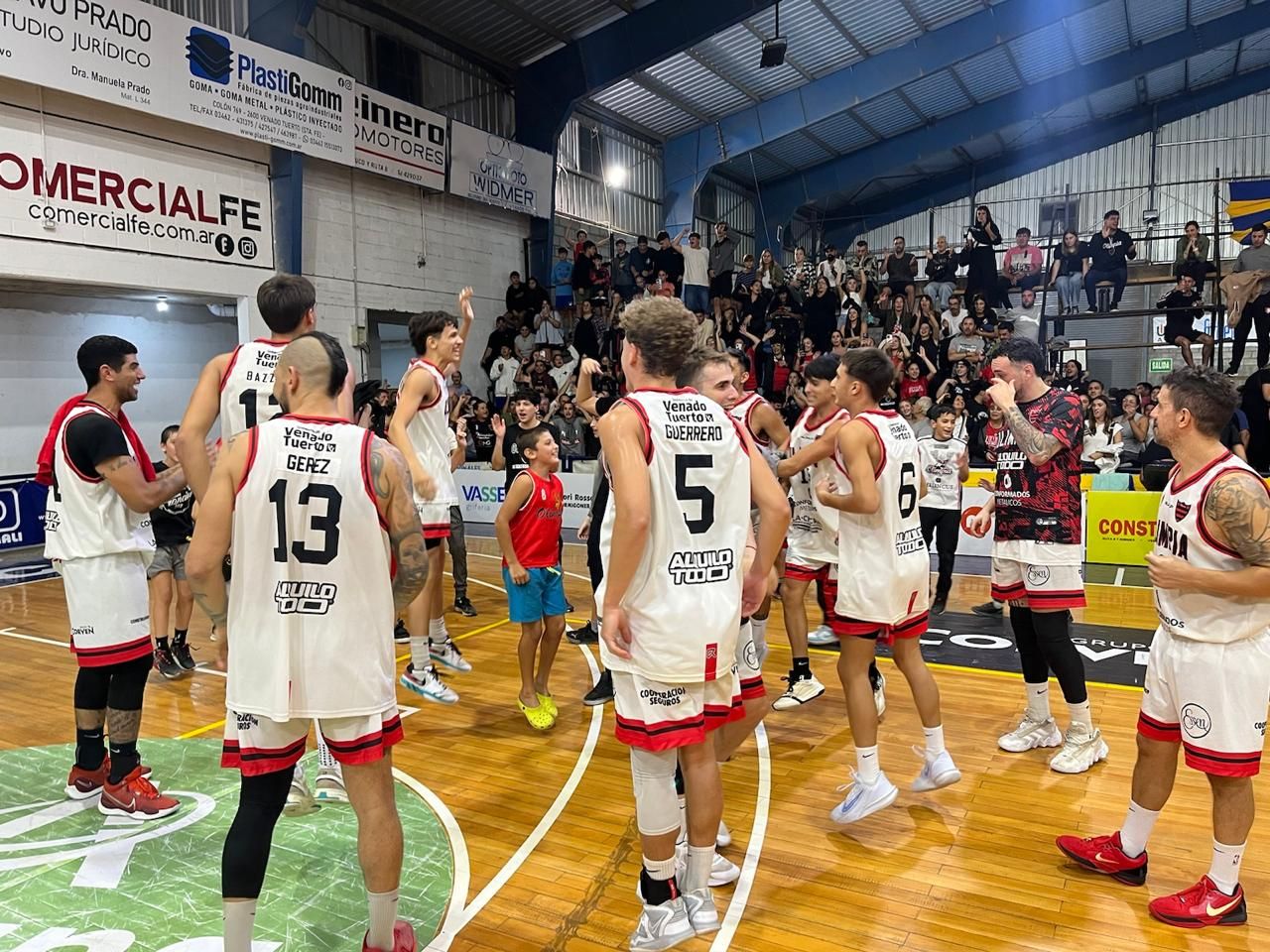 El Rojo se quedó con el clásico a domicilio y la punta del torneo. Foto: Fabián Gallego.