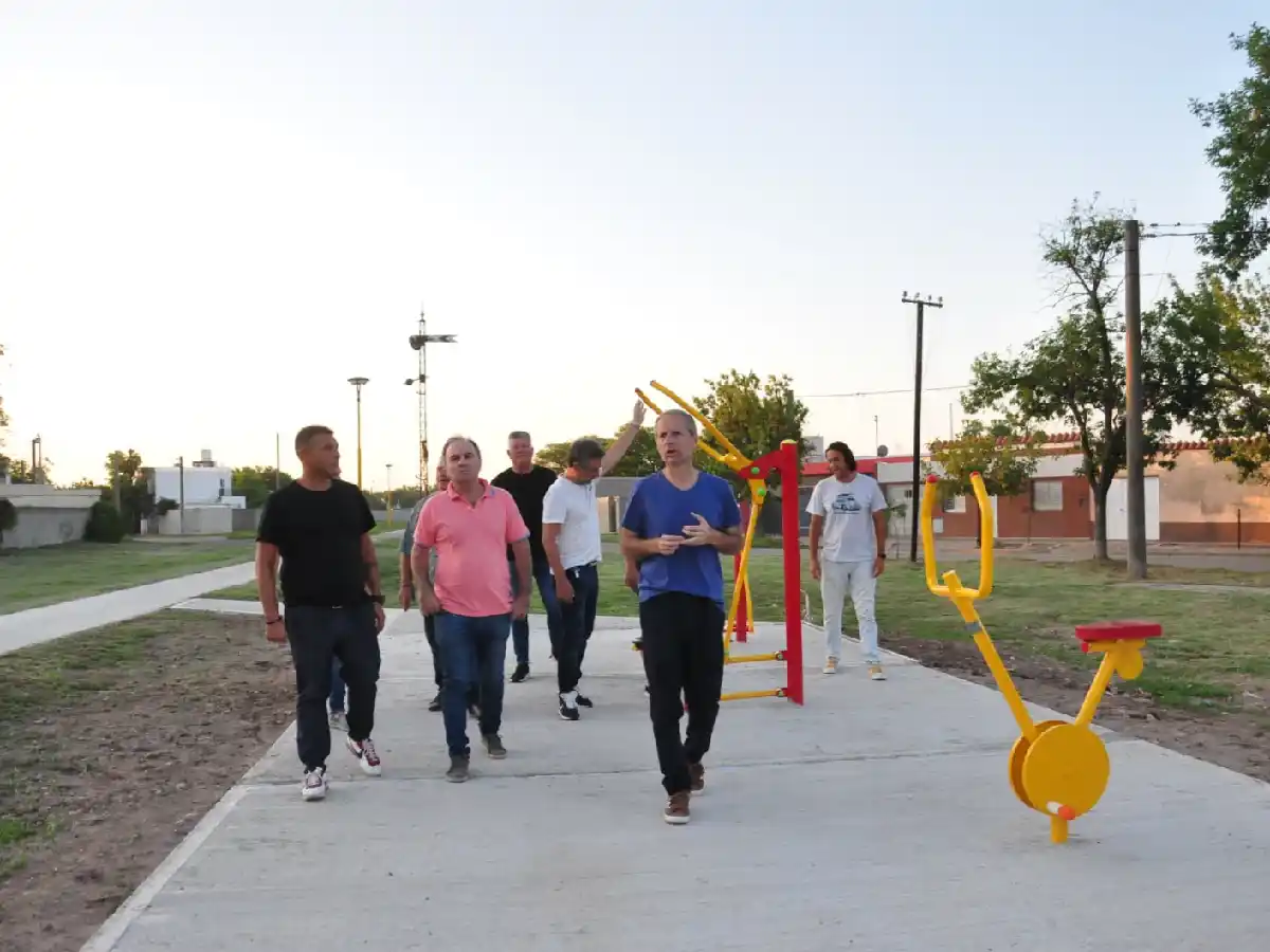 Se inauguraron dos nuevas estaciones  saludables el Paseo del Ferrocarril Mitre