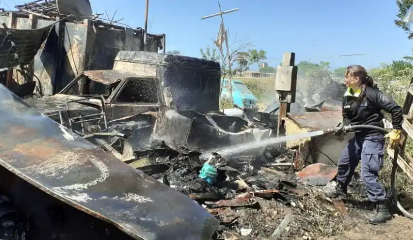 Una familia perdió sus pertenencias por el fuego