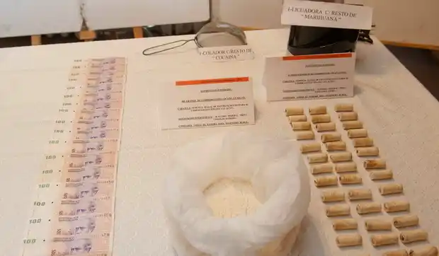 Aquí la realidad, allá lejos las palabras