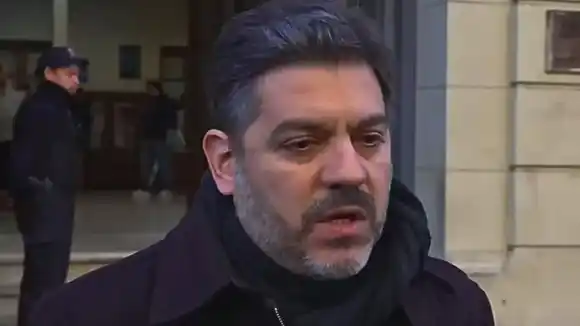 Carlos Bianco votó en La Plata y destacó el "orden y tranquilidad" de la jornada electoral