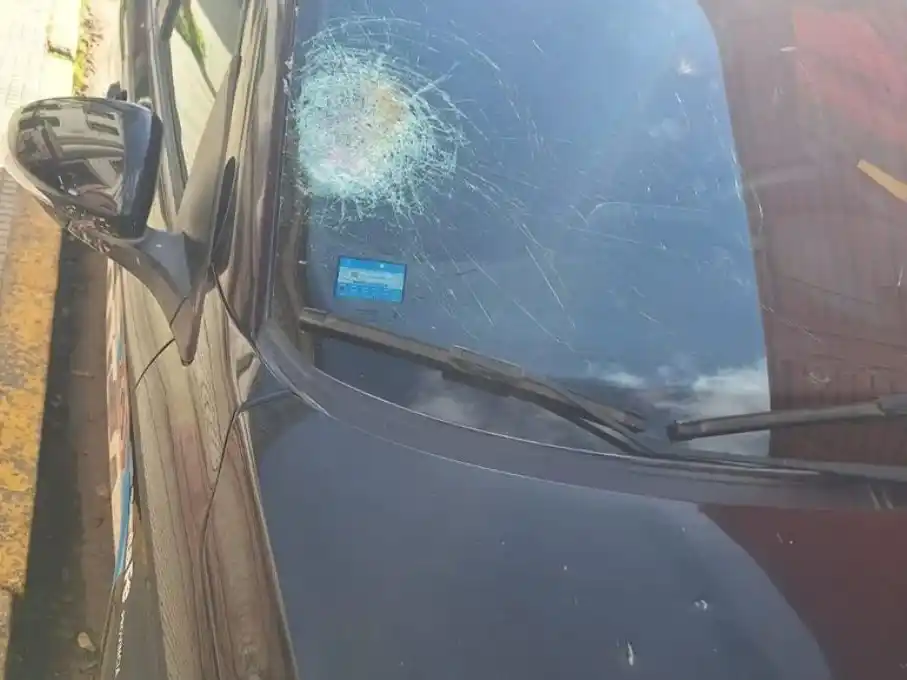 Combate en una escuela 4