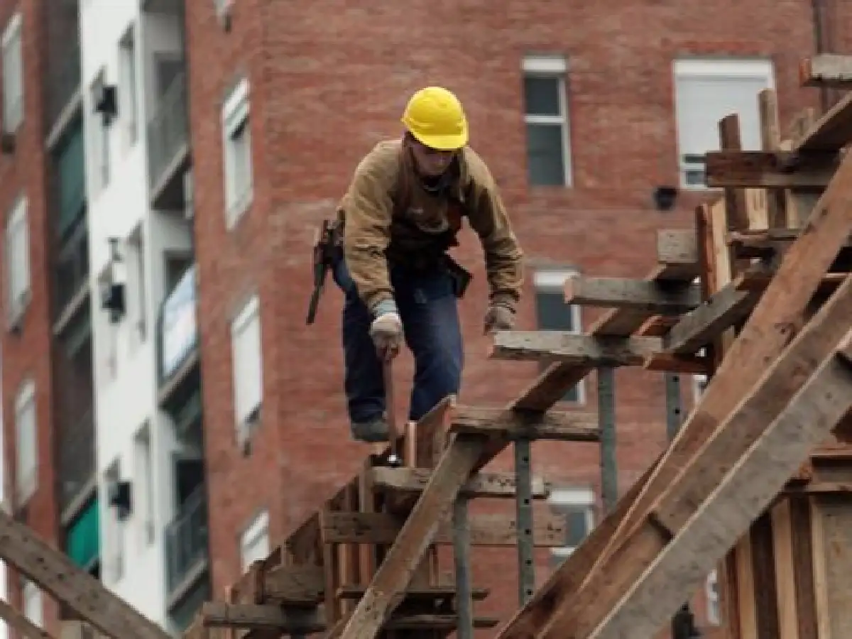 La construcción no se recupera: se desplomó 19,2% en octubre