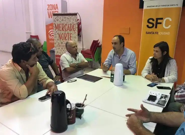 Buscan mejorar el servicio de taxis y remises