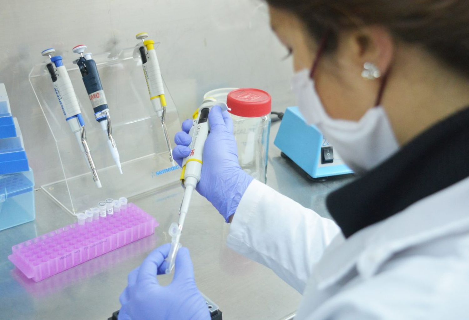 Dieron negativo las seis muestras y hay cuatro casos sospechosos en estudio