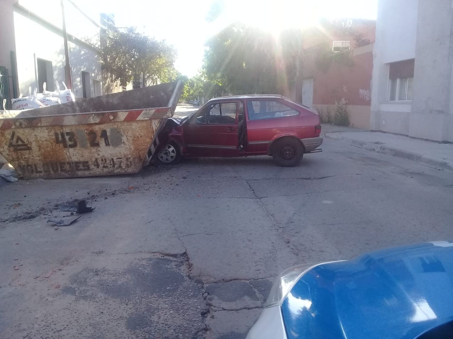 Un policía con 1.8 de alcohol en sangre se chocó un volquete