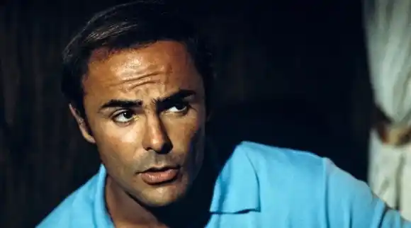 Muere el actor John Saxon