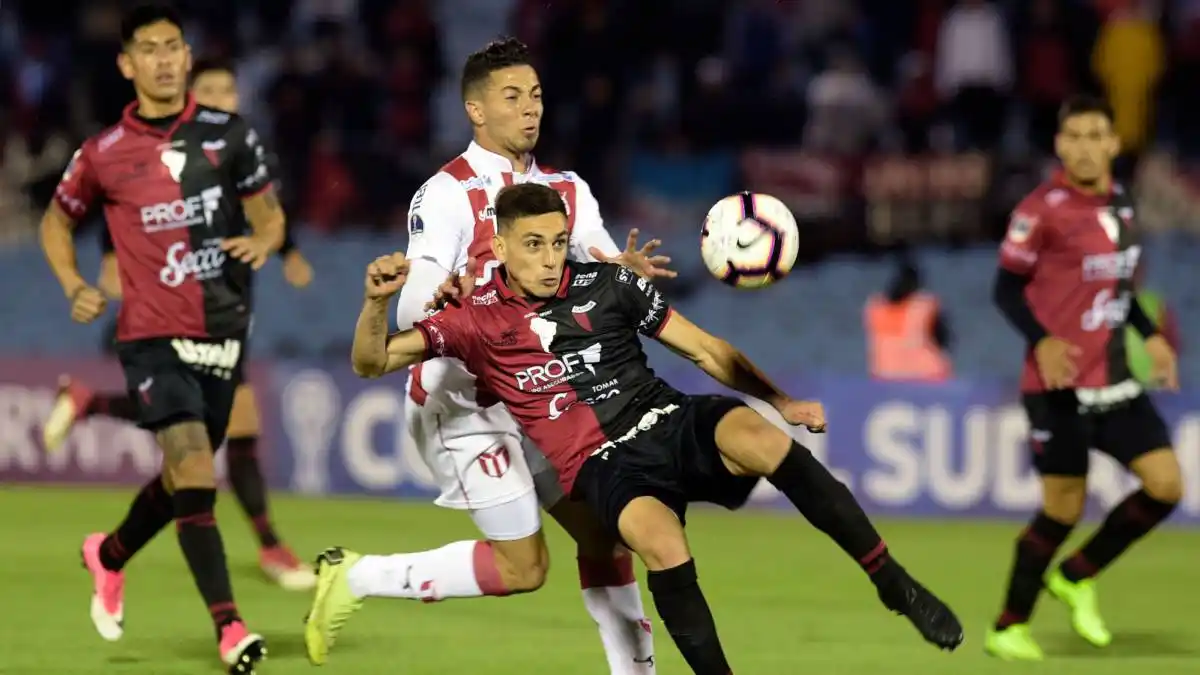 Colón recibe a River de Uruguay con el objetivo de avanzar en la Sudamericana