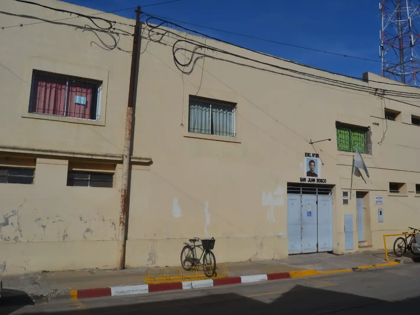 César Ríos: “Cumplimos 57 años y soñamos con tener una secundaria”