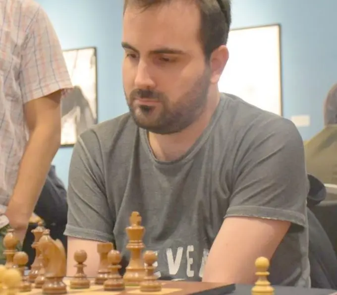 Tristán sigue sumando
