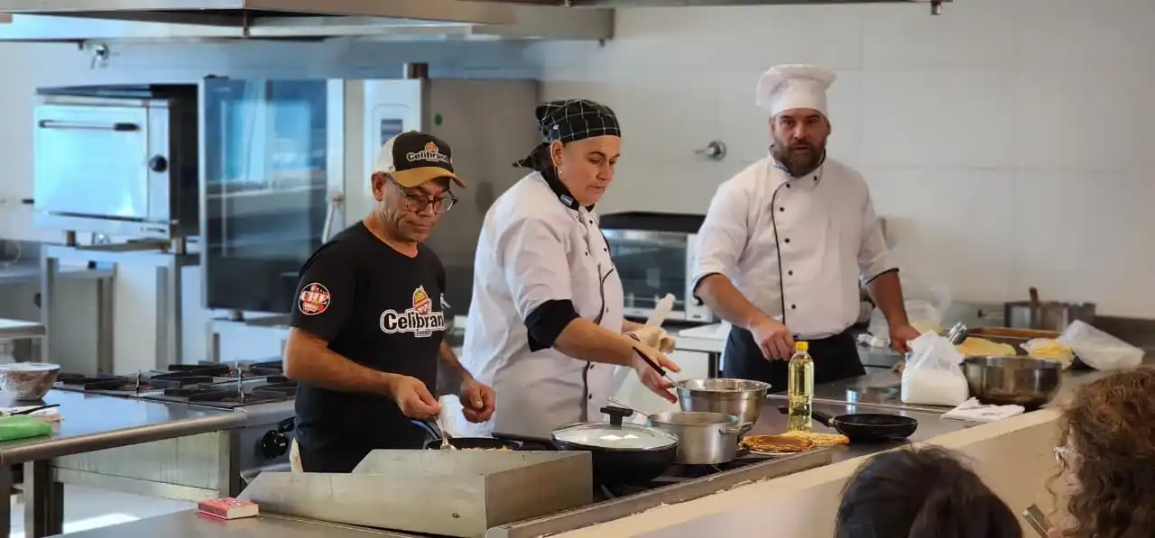 La cocina en vivo estuvo a cargo de Cristian Corsi, de Celibrand.