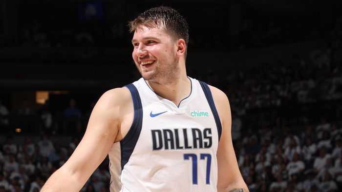 Dallas y Miami siguen en carrera por un lugar en los playoffs tras superar sus primeros desafíos en el play-in/ Sporting News