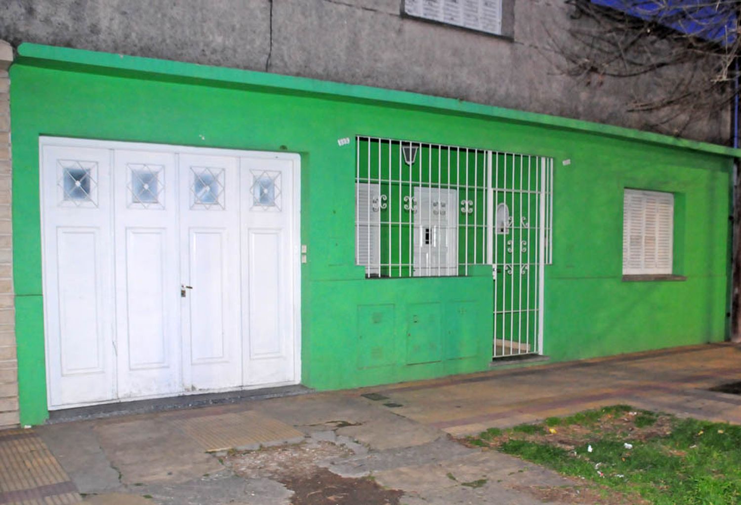 Con un cuento del tío, engañaron a un matrimonio mayor y le robaron una importante suma