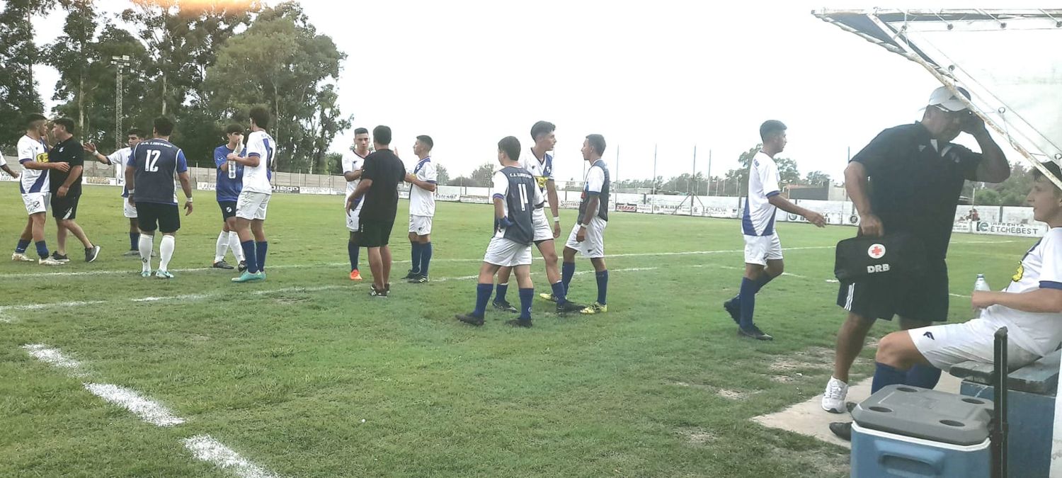 José Escalante estuvo en el banco de suplentes de La Banda e ingresó en el segundo tiempo ante Roma, cuando el partido practicamente estaba definido. Luego llegó la protesta del representativo de Ramírez que no prosperó y el tribunal de la FEF en un claro y contudente fallo  expuso todos los motivos por el cual fue rechazada dicha protesta.