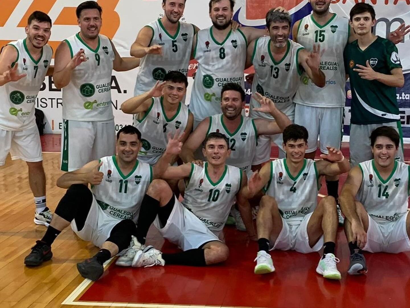 El maxibasquetbol de B.H. logró un festejado tricampeonato a nivel provincial.
