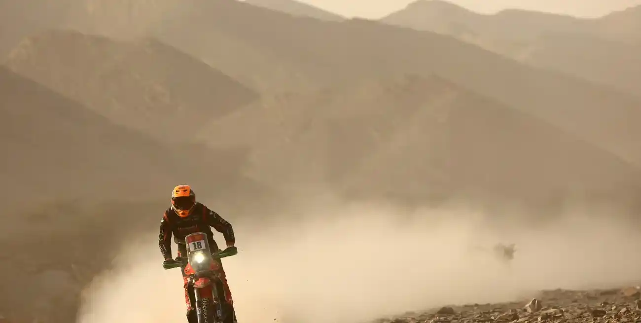 Etapa extrema en el Dakar: Benavides peleó arriba y destacó la peligrosidad del recorrido. Credito: REUTERS/Stephane Mahe