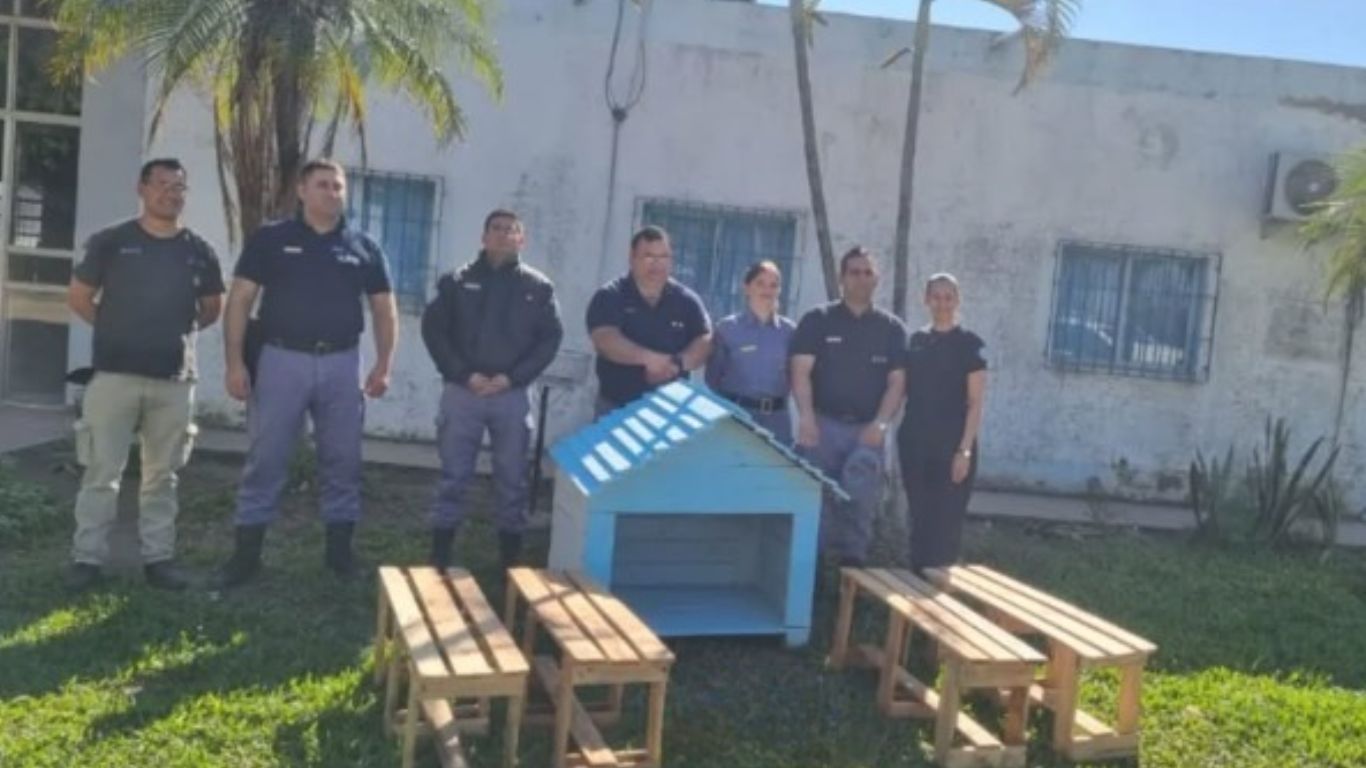 Mobiliarios elaborados por internos fueron donados a Unidades Policiales