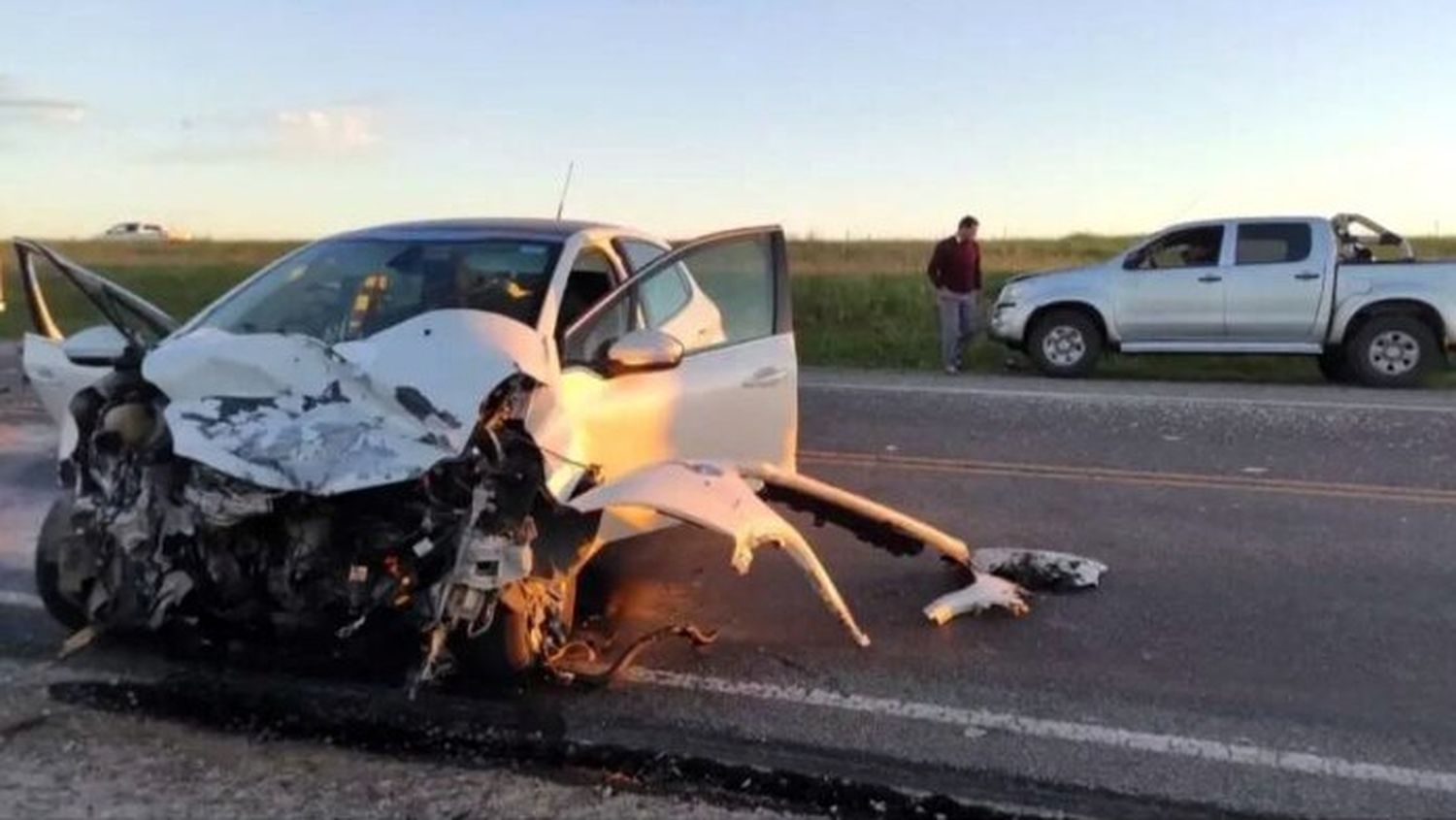Imagen del Peugeot 208 en el que viajaba un hombre de La Pampa.