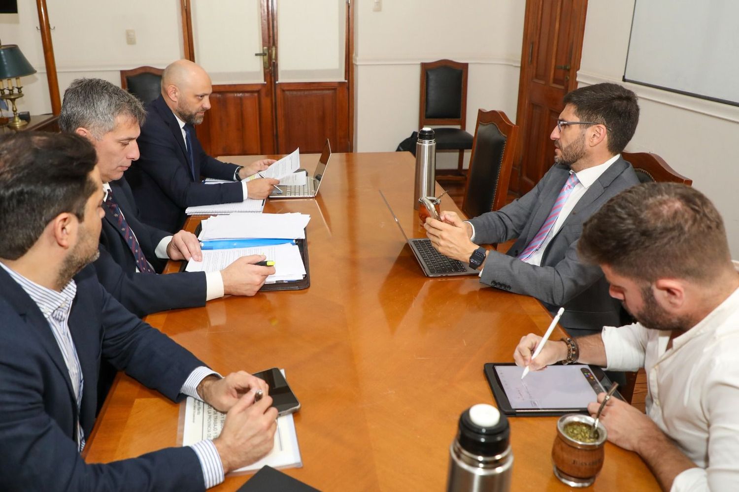 Olivares: “Buscamos dar previsibilidad sin afectar las actividades productivas”