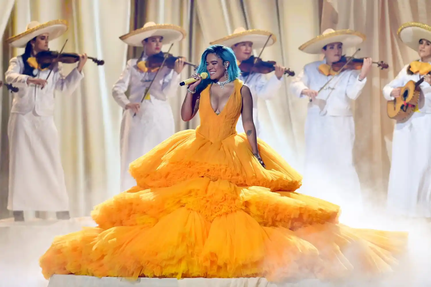 Karol G. arrasó en gala de Premios Juventud