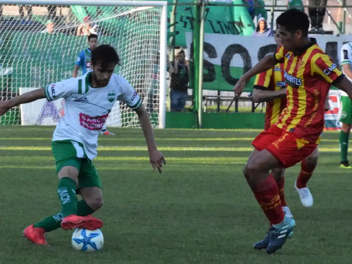 El rival llega golpeado