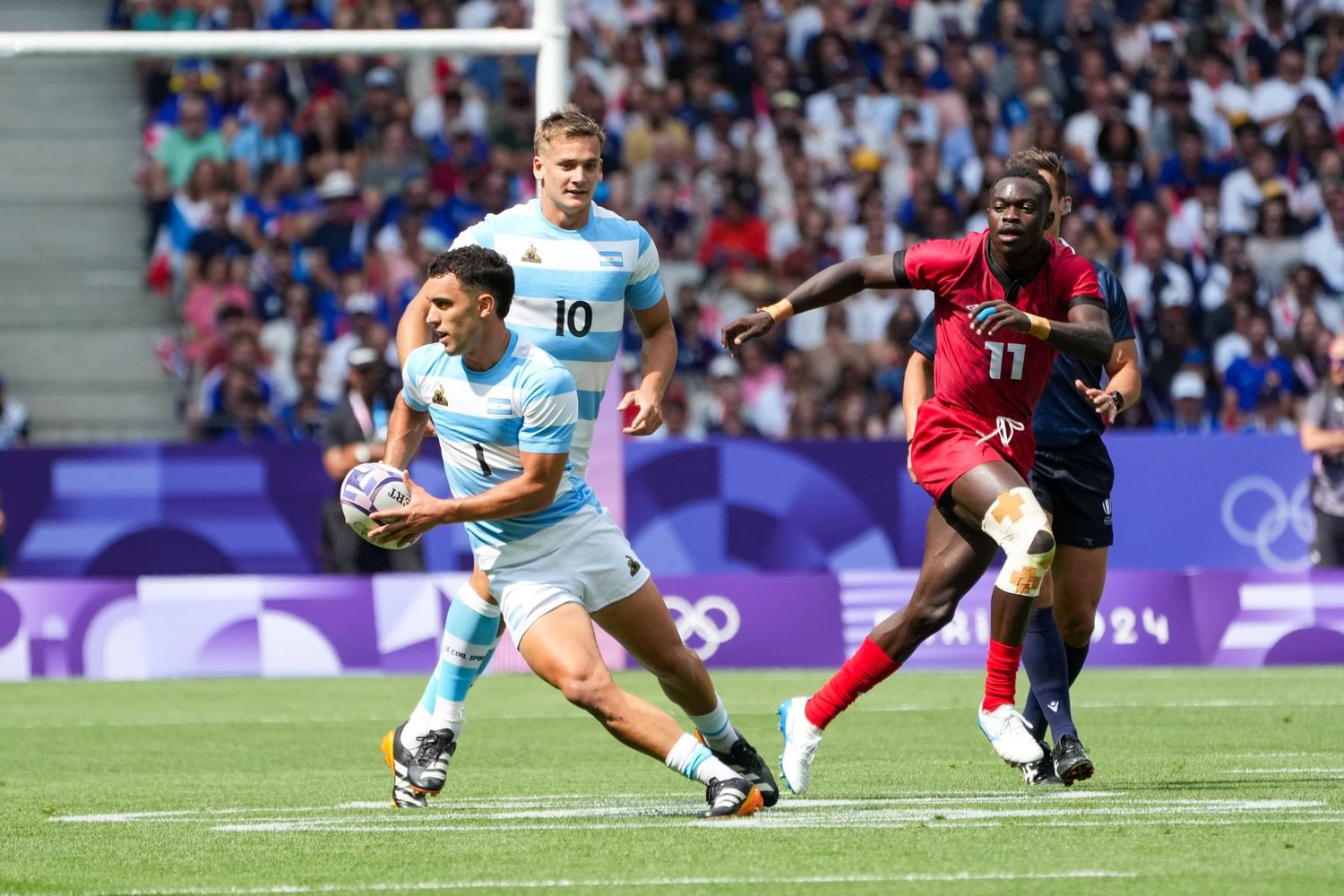 El equipo argentino debió afrontar el clima hostil que impuso el público francés, ya que fue abucheado durante todo el partido y se pusieron del lado de los keniatas.