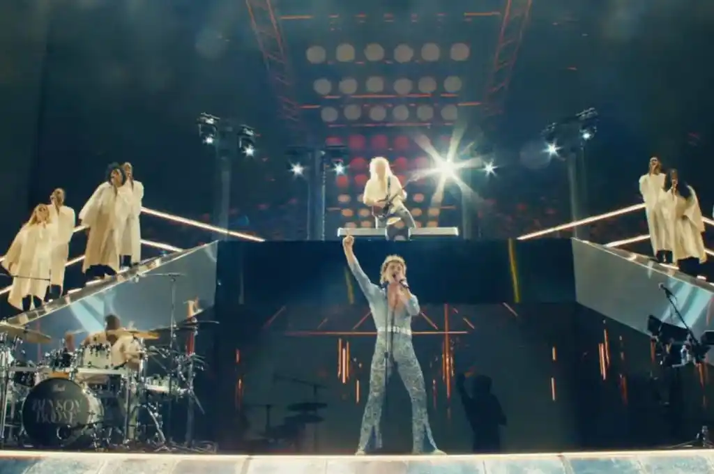 Emotivo tributo a Freddie Mercury: Benson Boone y Brian May sorprendieron con su show en Coachella