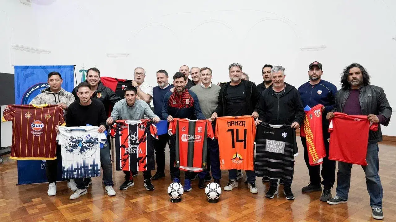 Los clubes de los barrios, presentes en el lanzamiento oficial.