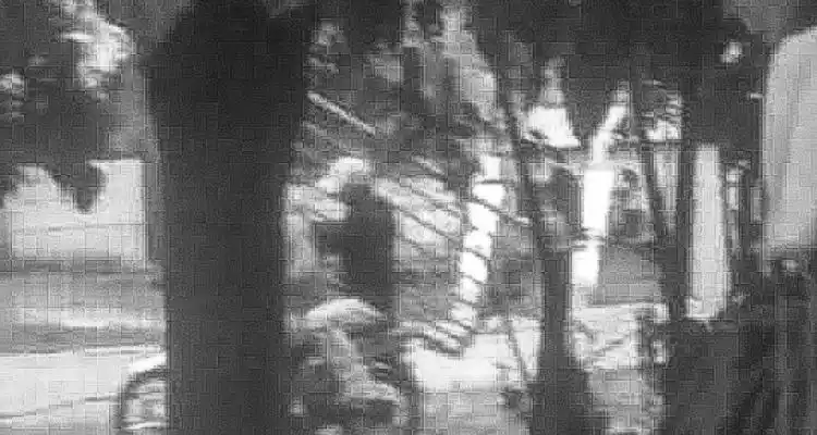 Robaron rejas de la Casa del Niño  El Amanecer y escaparon en moto