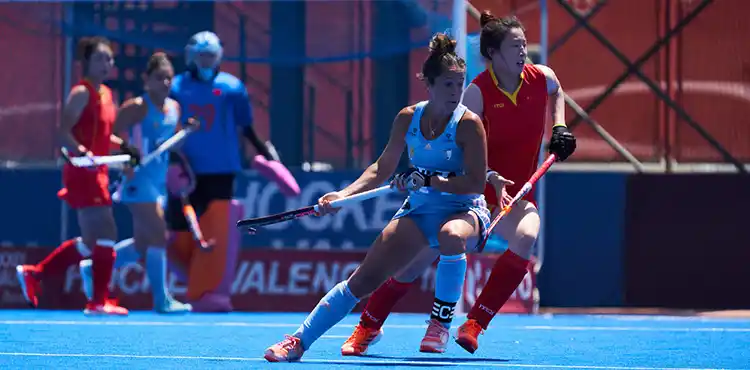 Las Leonas venció a China en la Pro Legue