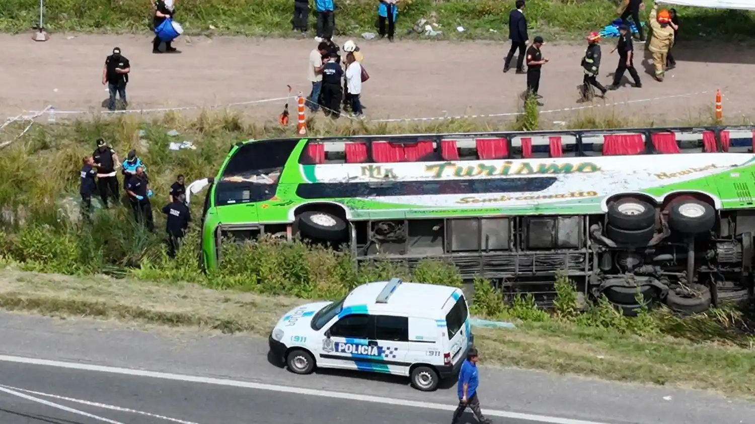 Chofer del micro que volcó en Ruta 2 se negó a declarar y quedó detenido en Batán: el segundo conductor contó qué pasó