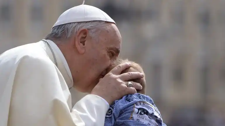 El Papa envió un mensaje a los divorciados: "No hagan rehenes a sus hijos"