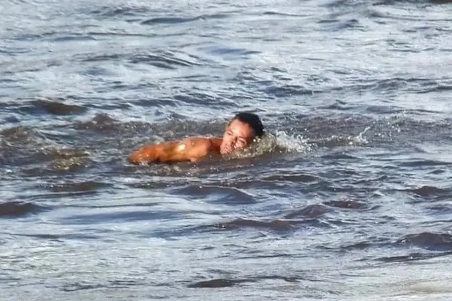 VIDEO | Se tiró a nadar al río en plena creciente en Villa Carlos Paz y está desaparecido
