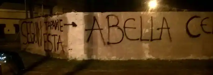 Campana: Aparecieron pintadas contra el Intendente Abella 