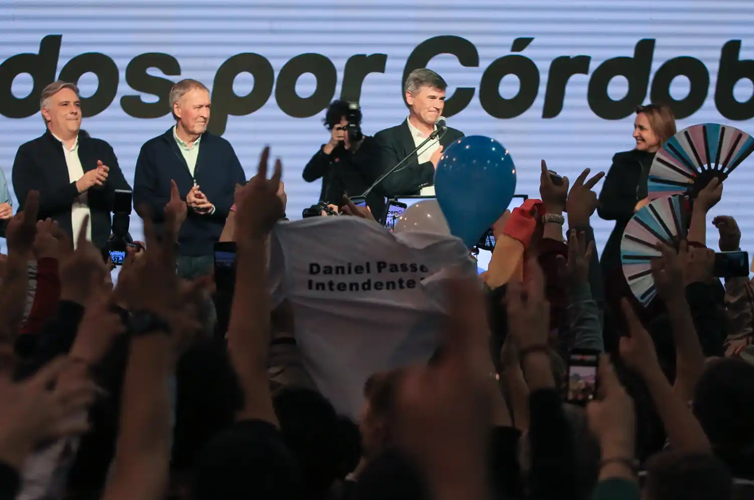 Passerini festejó el triunfo junto a Schiaretti y Llaryora.