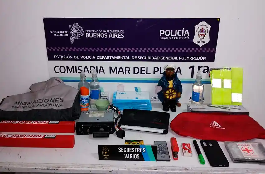 Forzaron cerraduras de 4 autos para robar: tres detenidos