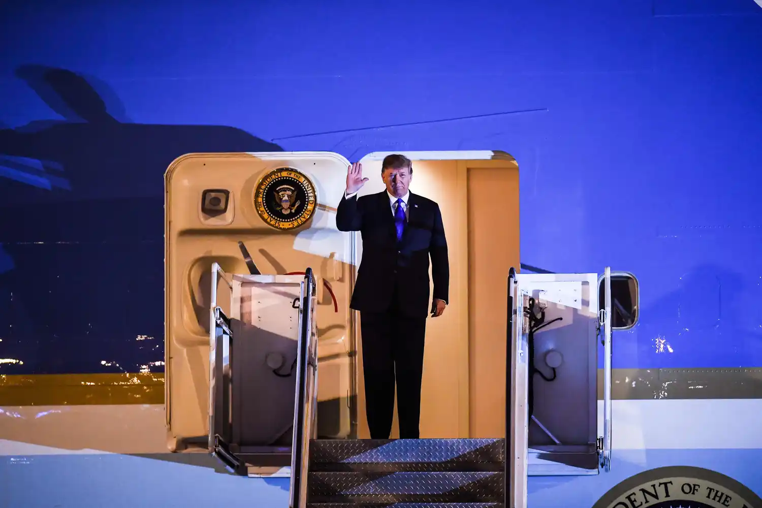 Donald Trump arribó a Hanói para su segunda cumbre con el líder norcoreano Kim Jong Un