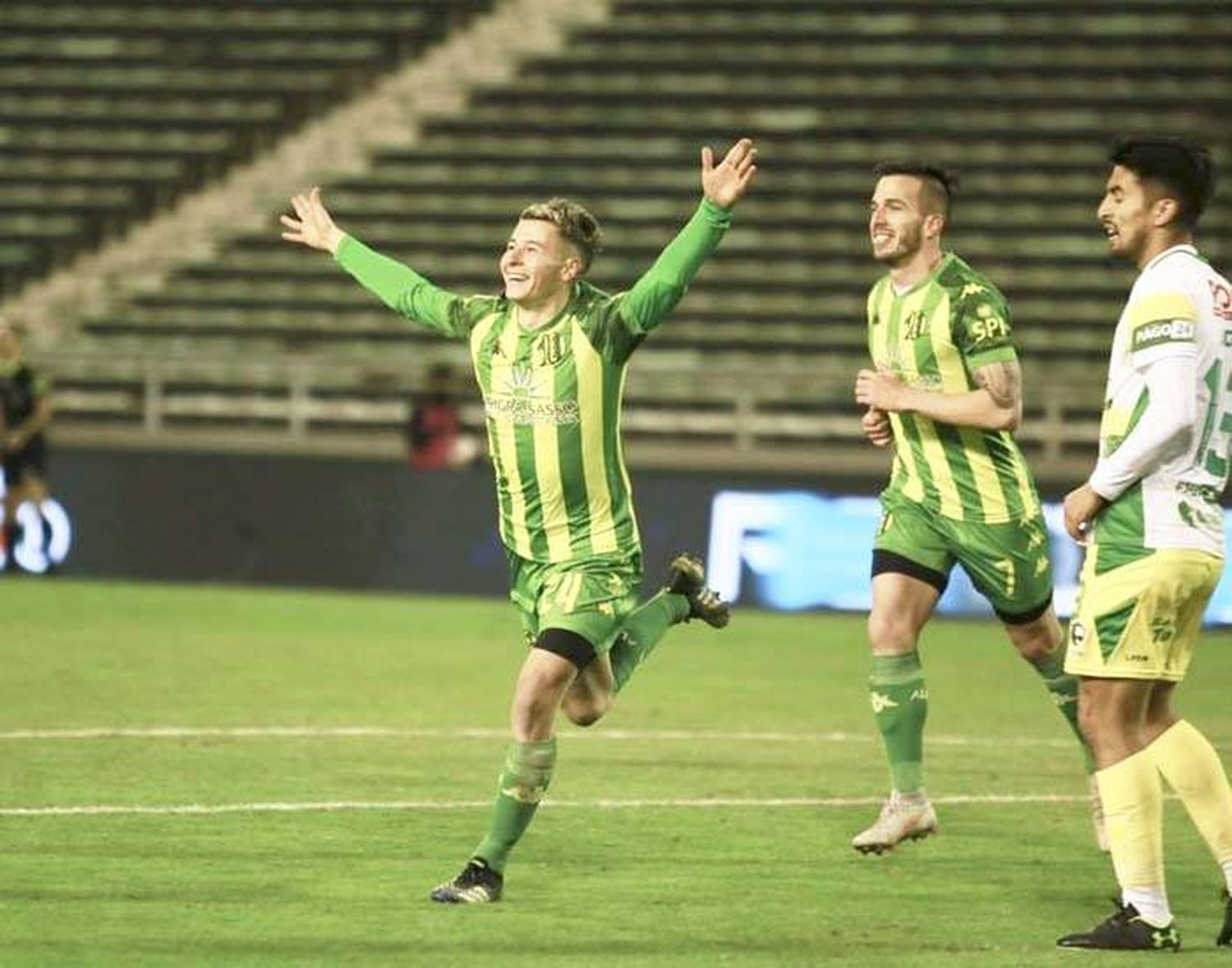 Aldosivi le ganó a Defensa  y Justicia en Mar del Plata